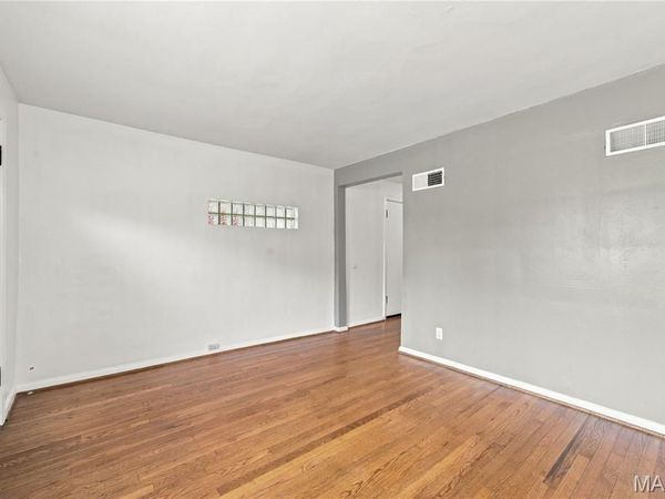 5730 Sutherland Avenue , St Louis, MO 63109