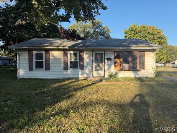 1617 Parklane Drive , Cahokia, IL 62206