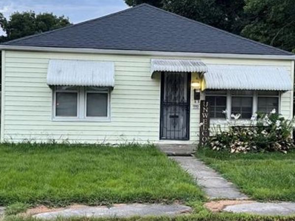 815 N Walnut Street , Dexter, MO 63841
