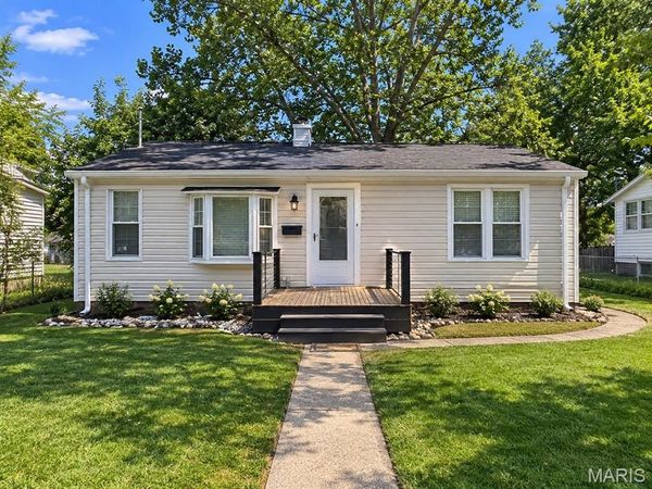 529 Emmons Avenue, St Charles, MO 63301