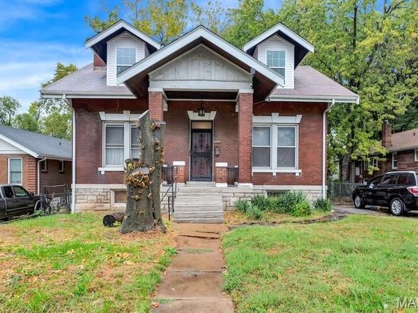8209 Saint Charles Lane , St John, MO 63114