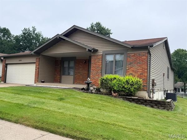 1030 Timberwood Trails Drive , Florissant, MO 63031