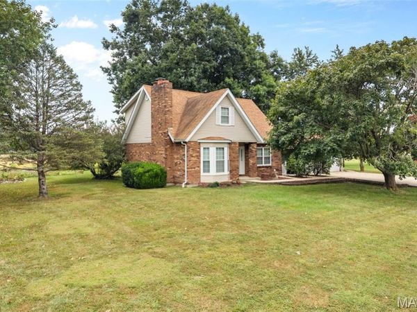 2202 Reservoir Road, Staunton, IL 62088