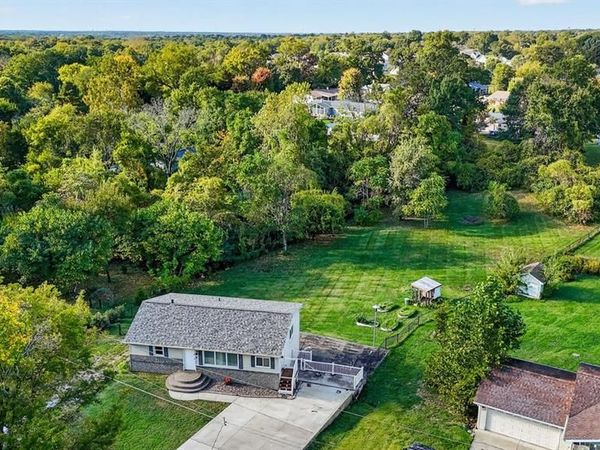 27 Lillian Drive , St Charles, MO 63304
