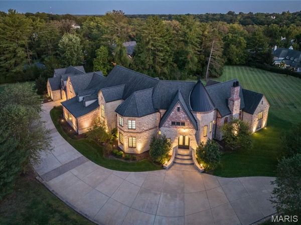 9998 Litzsinger Road, Ladue, MO 63124