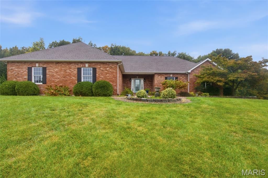 6131 Chantilly Bend, Waterloo, IL 62298 Main Photo