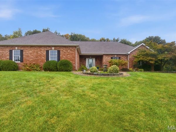 6131 Chantilly Bend, Waterloo, IL 62298