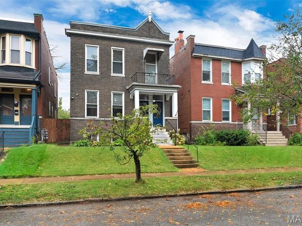 748 Dover Place , St Louis, MO 63111