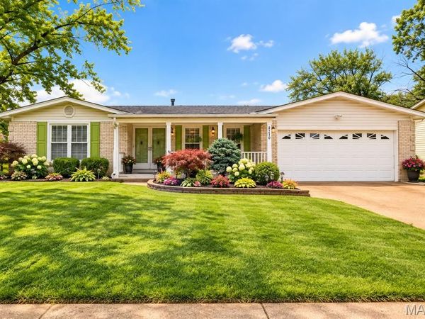 2130 Bienville Drive, Florissant, MO 63031