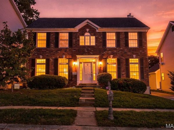 852 Lionsgate Drive, University City, MO 63130