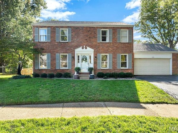 2358 Sportsmen Hill Drive, Chesterfield, MO 63017