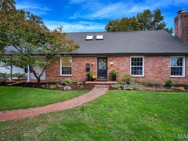 642 Windrush Drive , Kirkwood, MO 63122