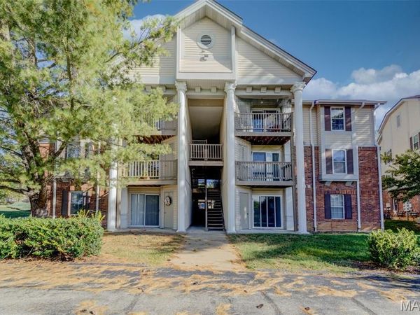 700 Ridgeside Drive , Unit H, Ballwin, MO 63021