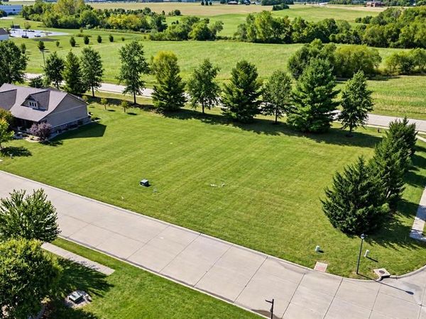 3629 S Arbor Lake Drive, Edwardsville, IL 62025