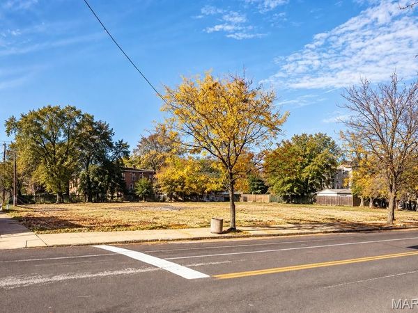 7121 S Broadway , St Louis, MO 63111