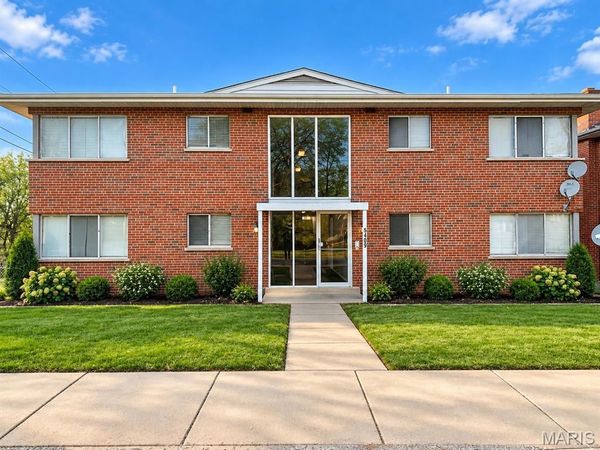 5409 Bermuda Drive , St Louis, MO 63121