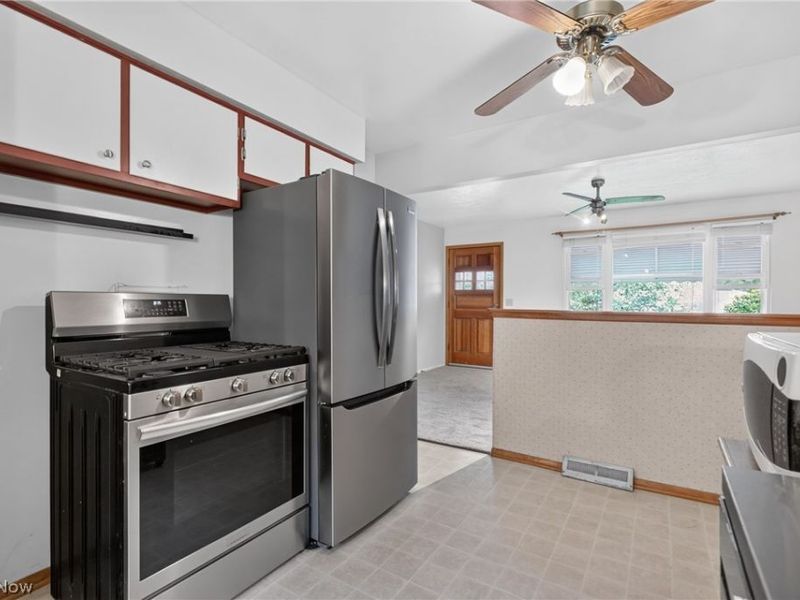 972 Rosewood Drive, Elyria, OH 44035 Photo 13