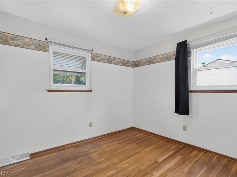 972 Rosewood Drive, Elyria, OH 44035 Photo 17