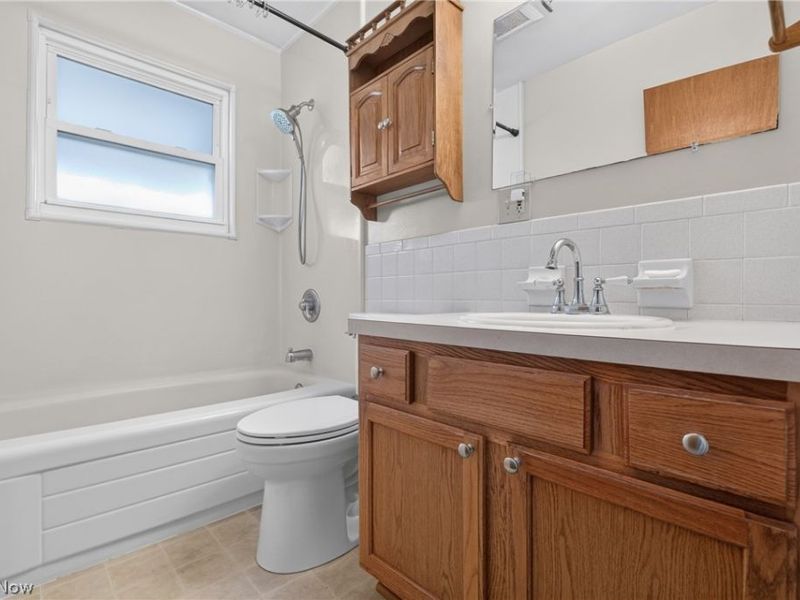 972 Rosewood Drive, Elyria, OH 44035 Photo 23