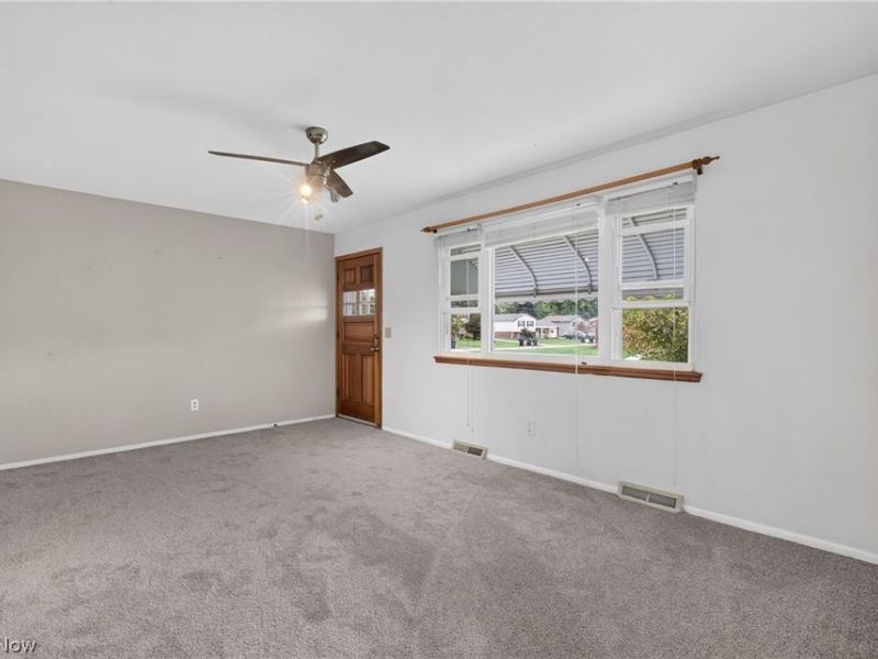972 Rosewood Drive, Elyria, OH 44035 Photo 5