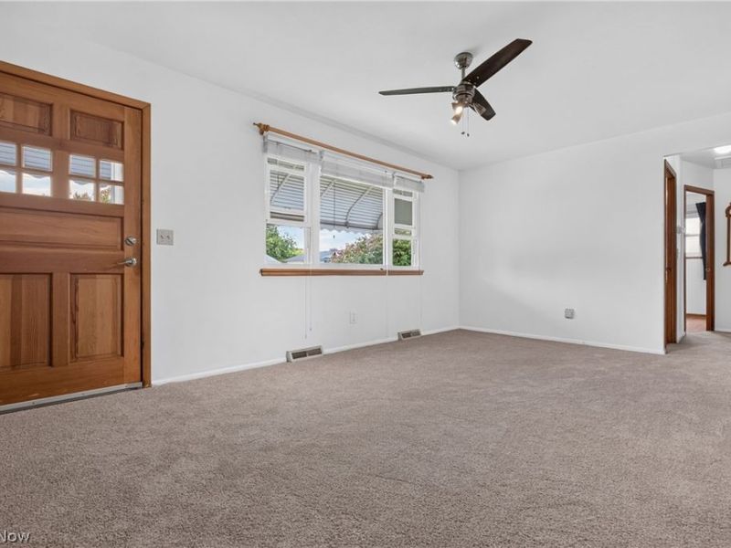 972 Rosewood Drive, Elyria, OH 44035 Photo 7