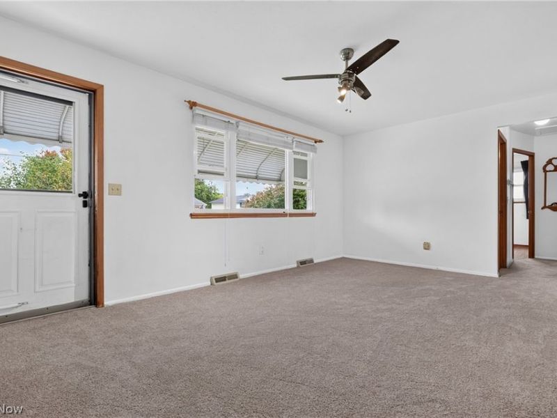972 Rosewood Drive, Elyria, OH 44035 Photo 8