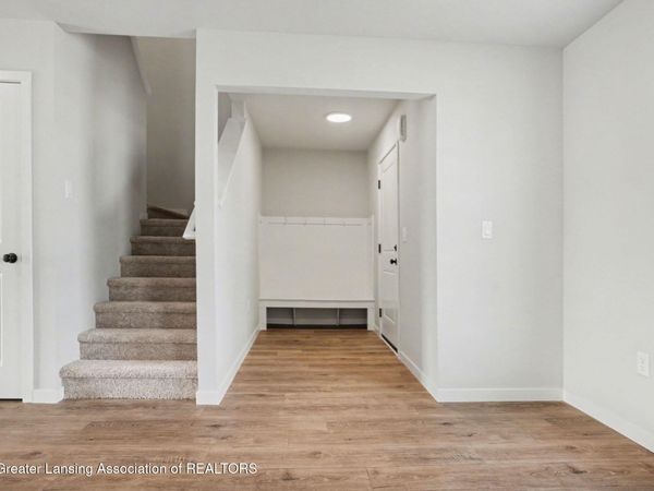 713 W Windward Way, Perry, MI 48872