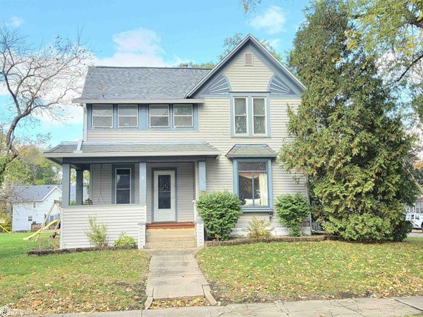 424 8th ST SE, Mason City, IA 50401