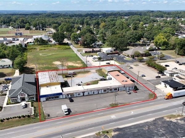 2716-2728 Lurleeen Wallace Boulevard , Northport, AL 35476