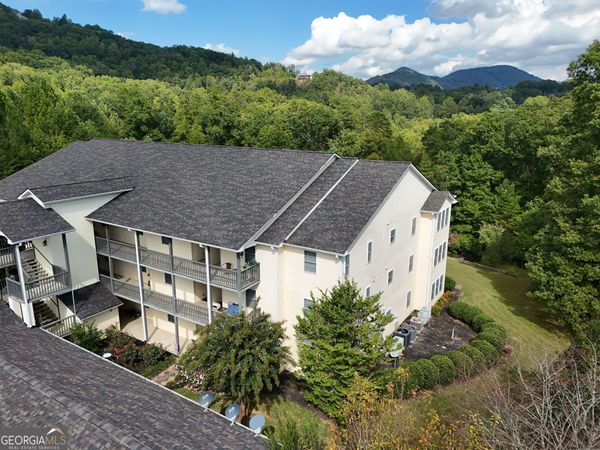 258 Ginger Creek Lane, UNIT 104, Clayton, GA 30525