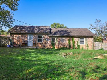 105 Oakwood Drive, Nicholasville, KY 40356