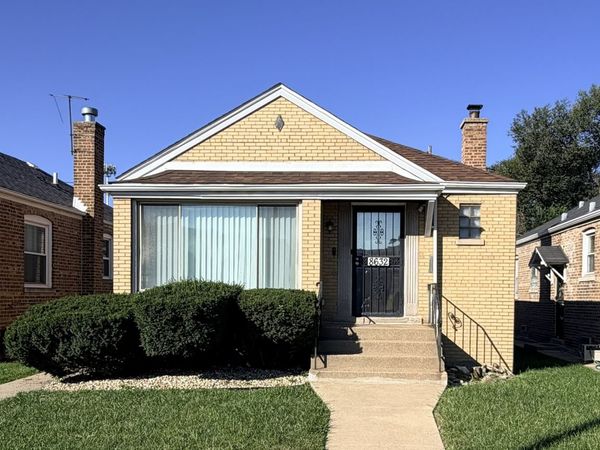 8632 S Jeffery Boulevard , Chicago, IL 60617