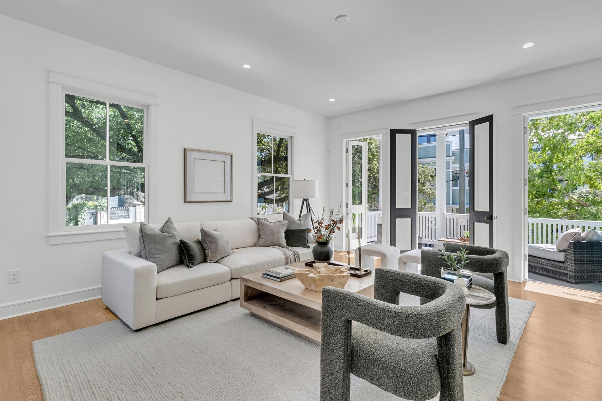 9 Elizabeth Street Photo 13