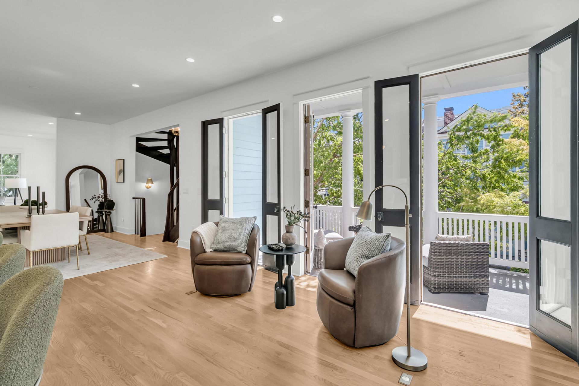 9 Elizabeth Street Photo 9