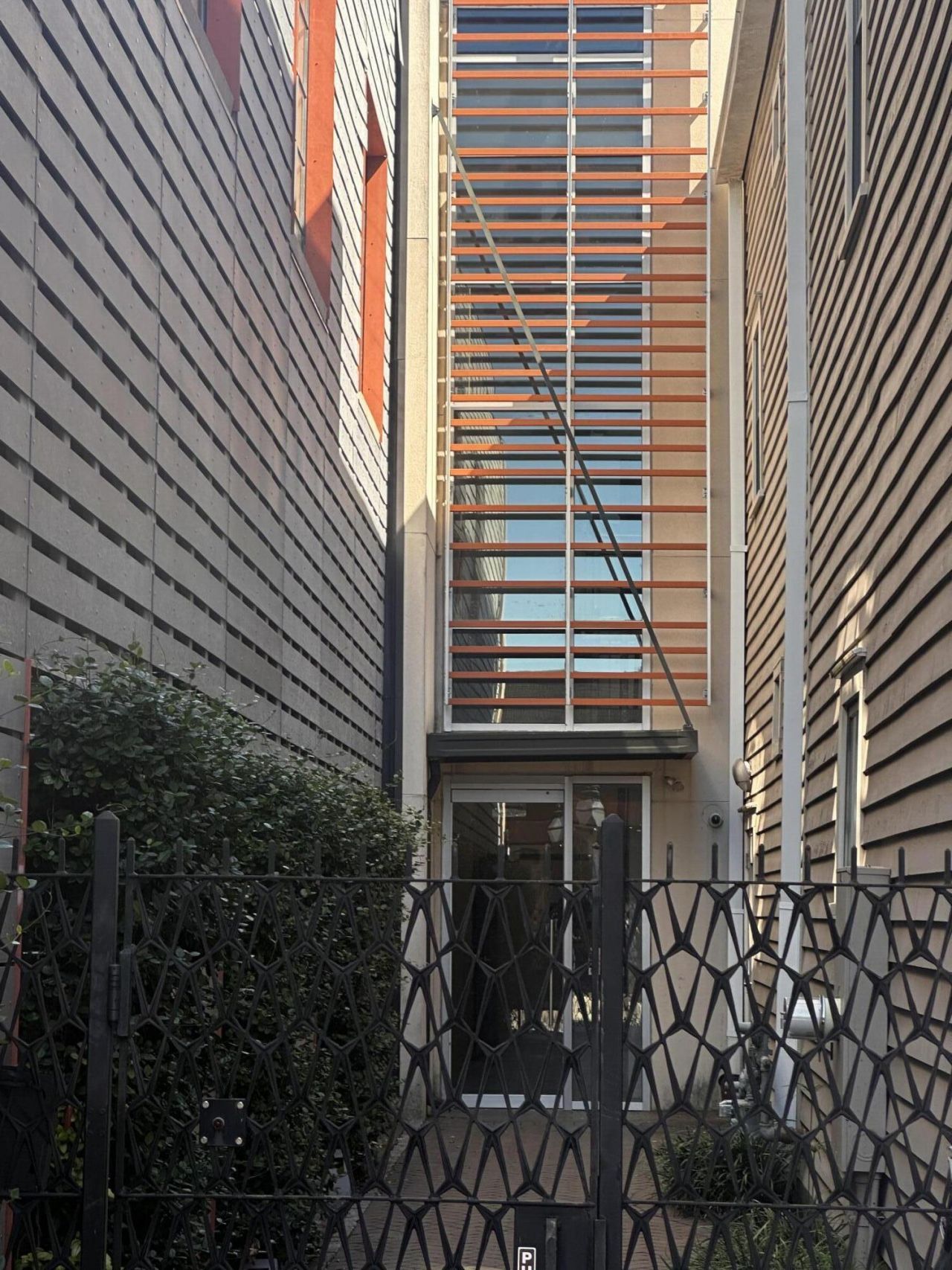 484 King Street  Photo 4
