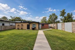 1006 Folly Road  photo 4