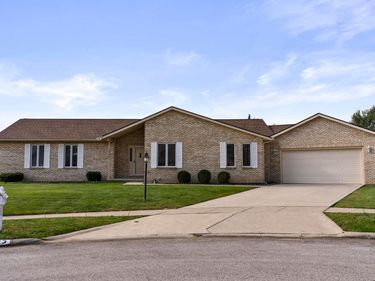 1545 Ojibwas Court , Grove City, OH 43123