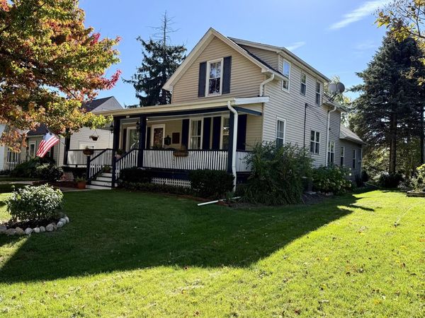 1013 W Grand AVENUE, Port Washington, WI 53074