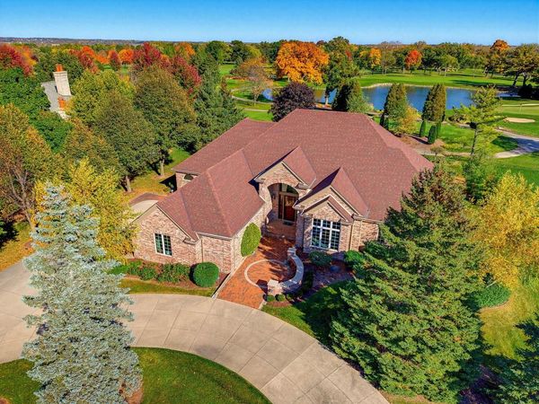 8434 S Fountain COURT, Franklin, WI 53132