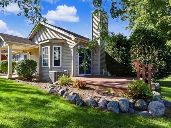 5152 S Hidden DRIVE, Greenfield, WI 53221