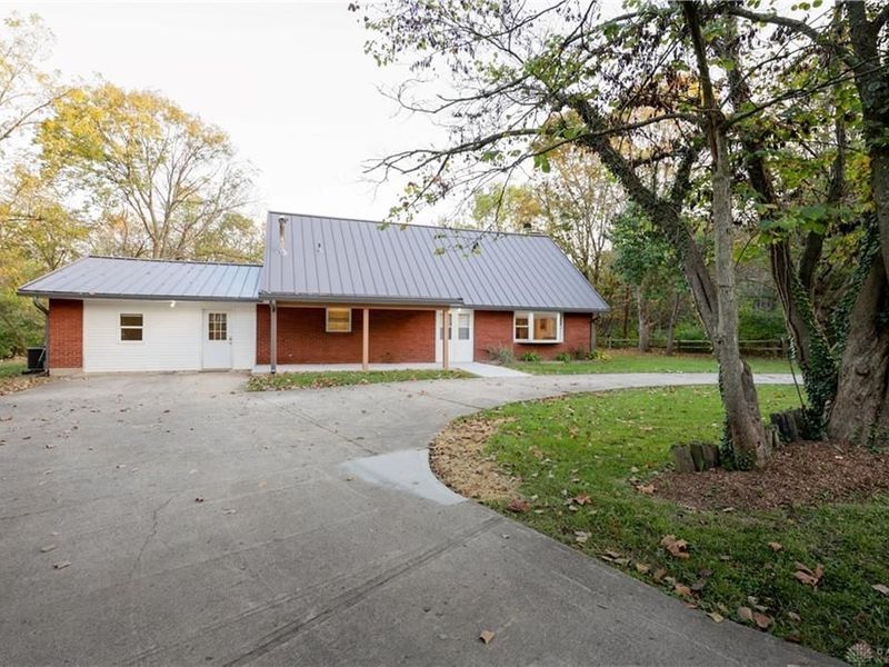 14421 Eaton Pike, New Lebanon, OH 45345 Photo 2