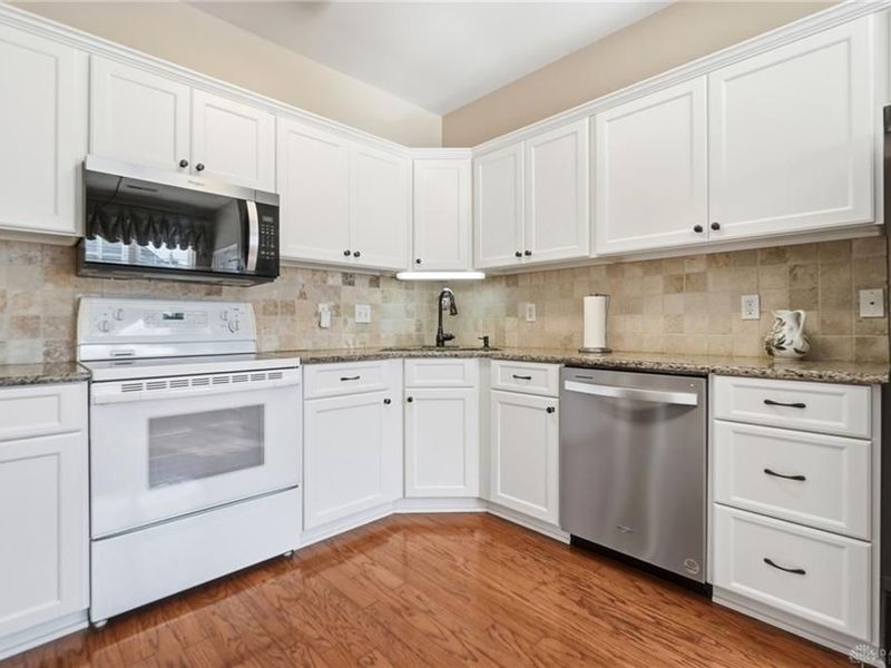 9074 Waterway Court, Miamisburg, OH 45342 Photo 13