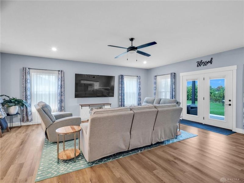 5554 Provemont Court, Tipp City, OH 45371 Photo 18