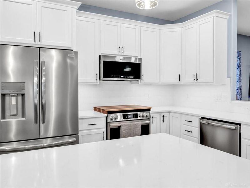 5554 Provemont Court, Tipp City, OH 45371 Photo 8