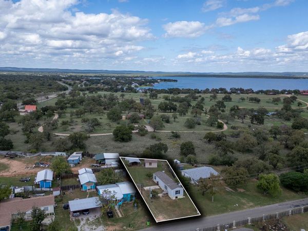 317 Pebble DR, Buchanan Dam, TX 78609