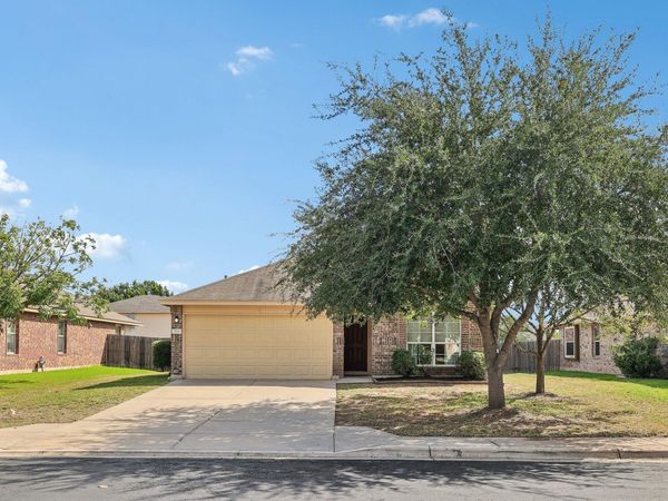 304 Grutsch DR, Bastrop, TX 78602