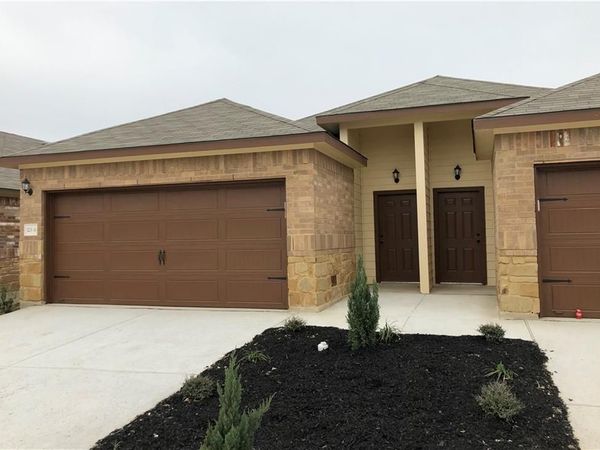 323 Joanne LOOP , Unit B, Buda, TX 78610