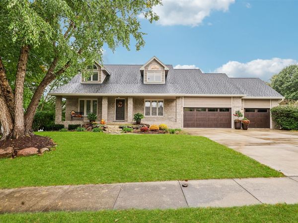 4526 91st Street , Urbandale, IA 50322