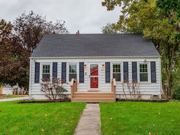 3521 68th Street, Urbandale, IA 50322