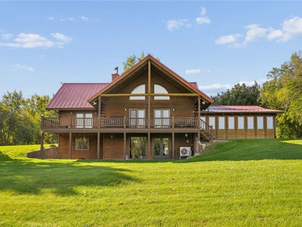 57 Solon Road , Solon, IA 52333